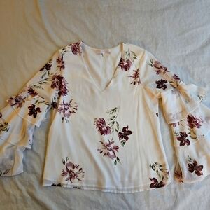 WAYF White Blouse Vneck Red Floral Tiered Bell Sleeves boho